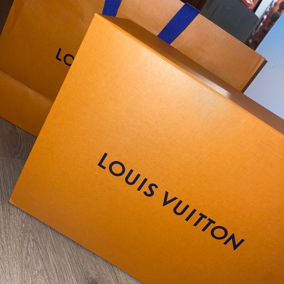 COPY - Louis Vuitton Archlight Sneaker - Picture 2 of 7